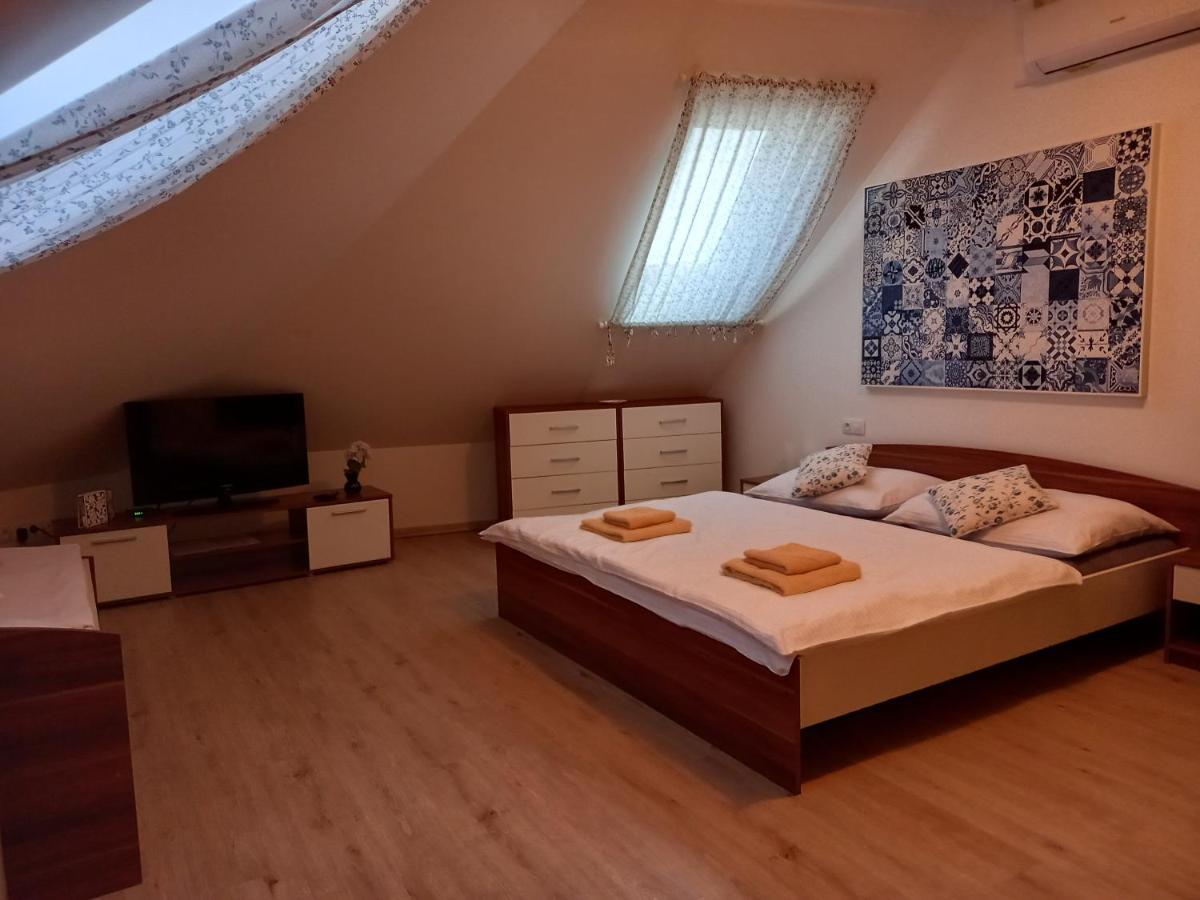 Alegria Natur Apartments Микулов Екстериор снимка