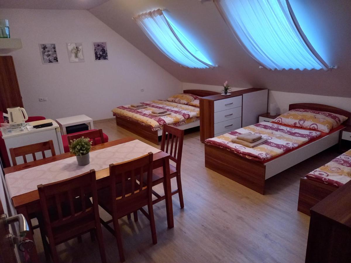 Alegria Natur Apartments Микулов Екстериор снимка