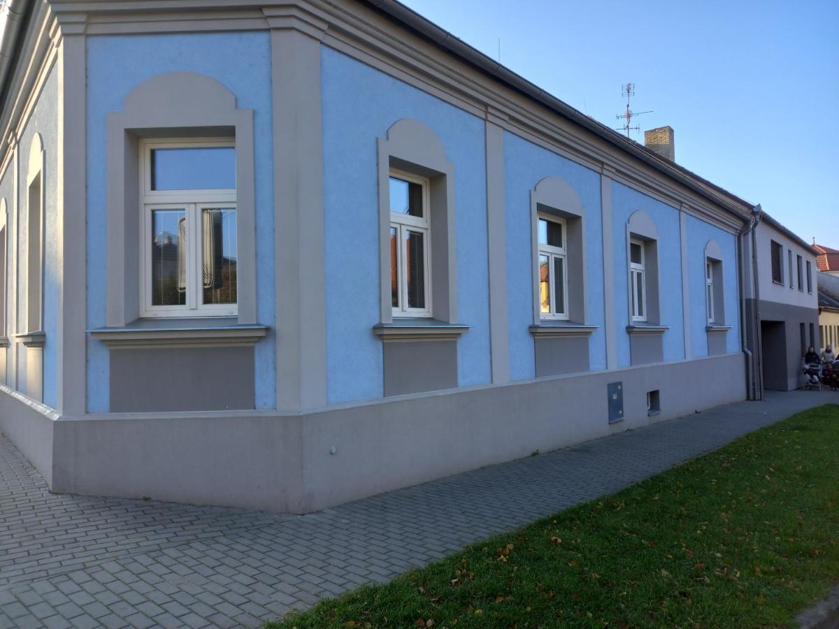 Alegria Natur Apartments Микулов Екстериор снимка