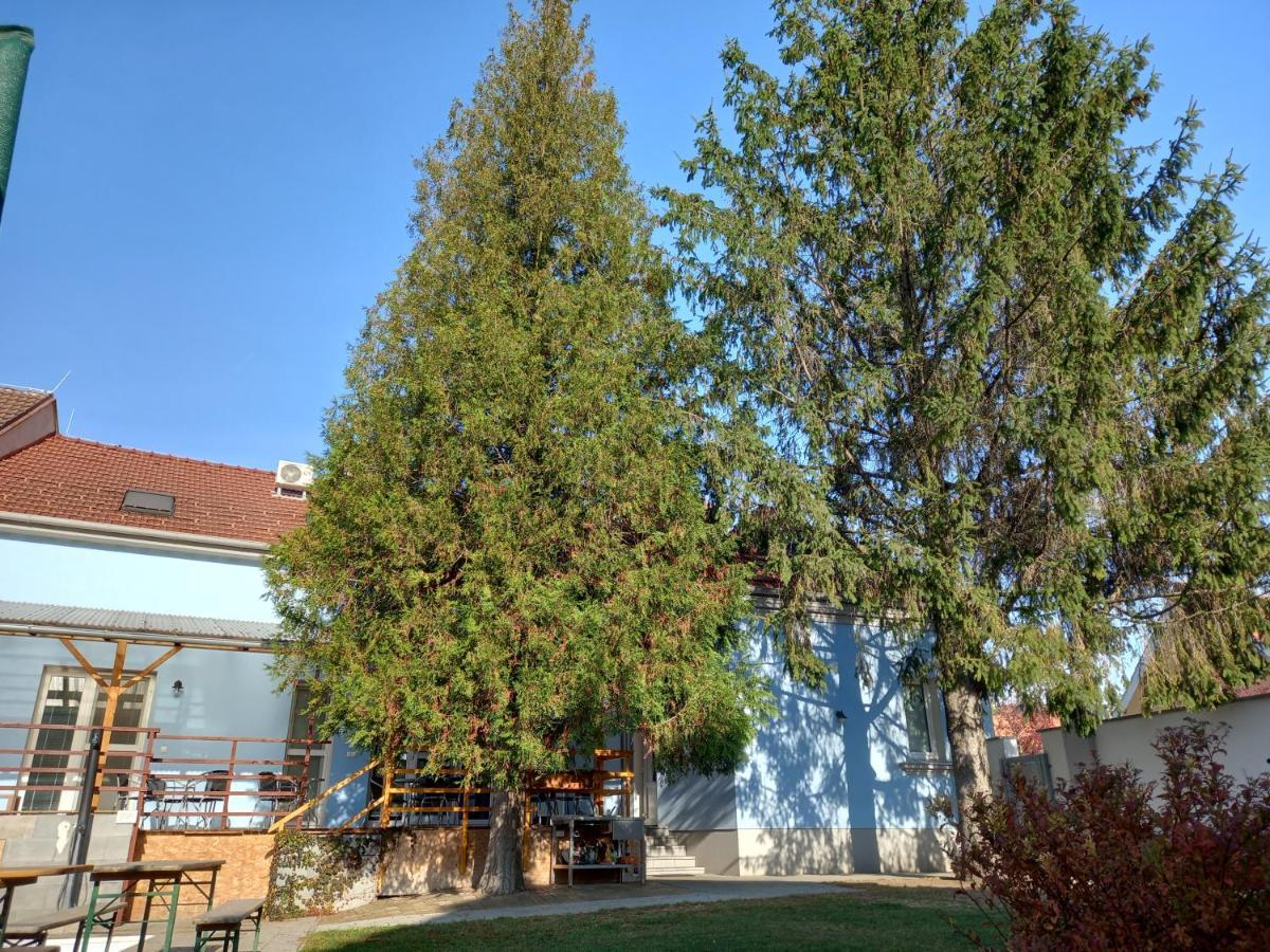 Alegria Natur Apartments Микулов Екстериор снимка