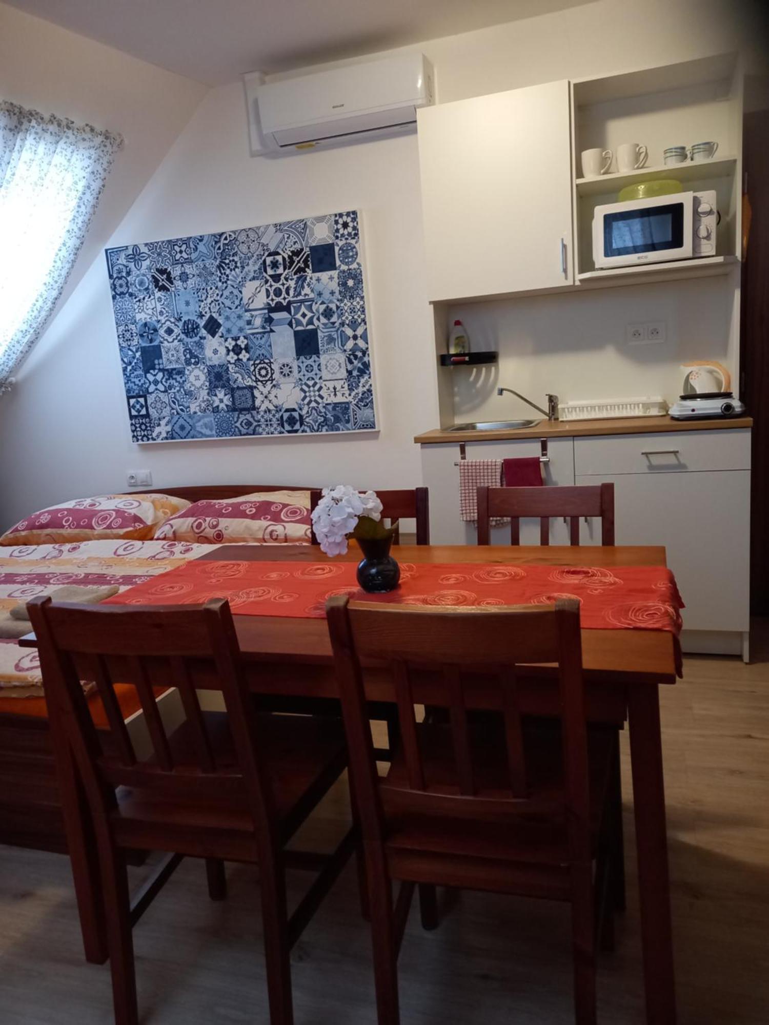 Alegria Natur Apartments Микулов Екстериор снимка